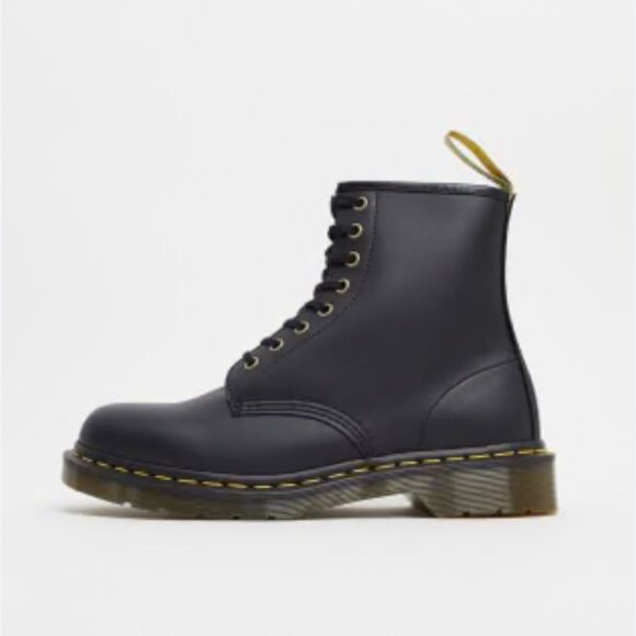 Doc Marten 1460’s Black Leather moto combat biker Boot 8 eyelet M7/W9. Unisex - Picture 1 of 13